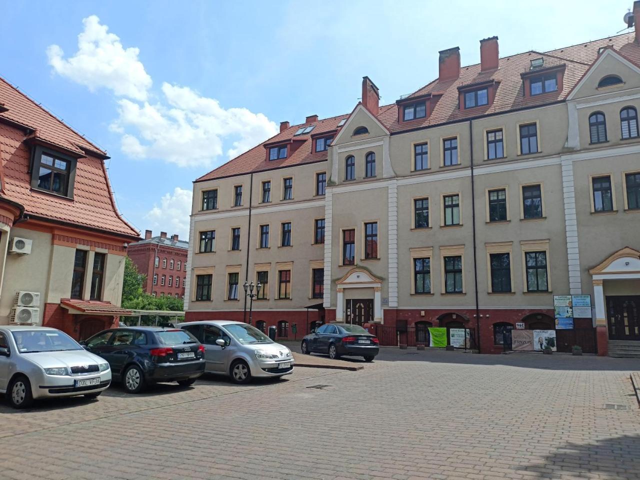 Lemuria Pokoje Hostel Chojnowska A Легница Экстерьер фото
