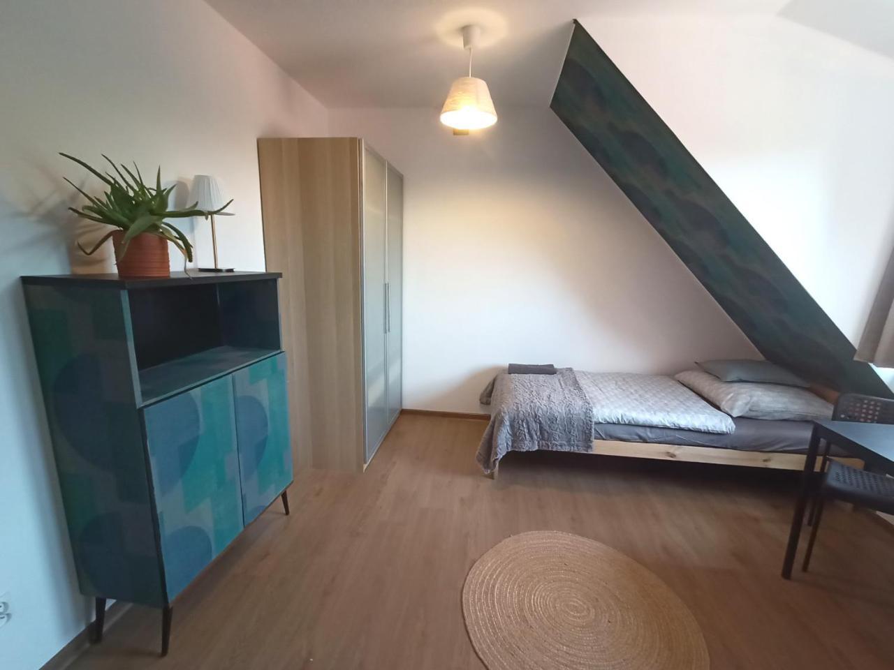 Lemuria Pokoje Hostel Chojnowska A Легница Экстерьер фото