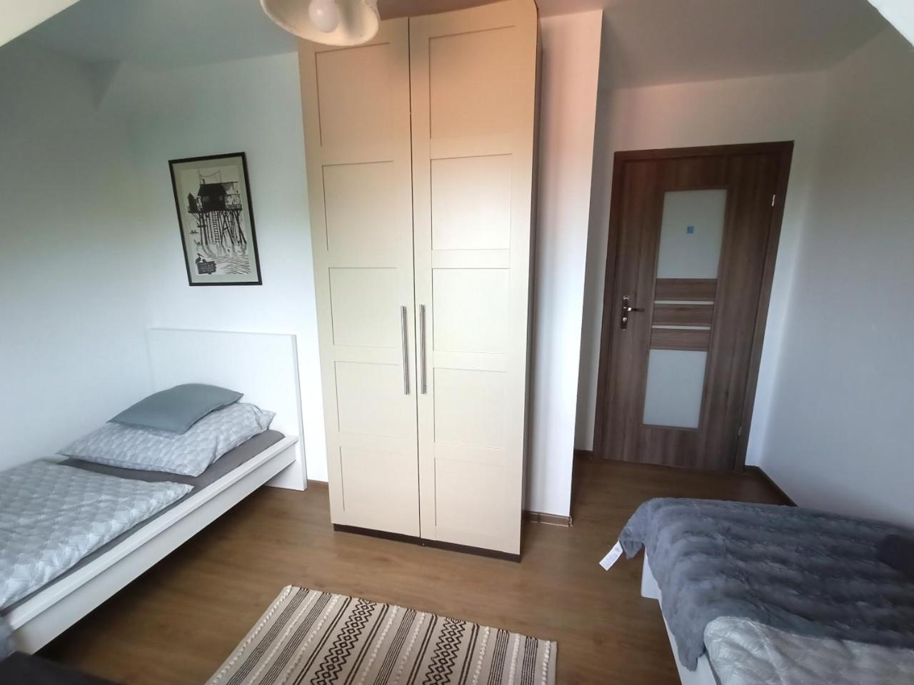 Lemuria Pokoje Hostel Chojnowska A Легница Экстерьер фото