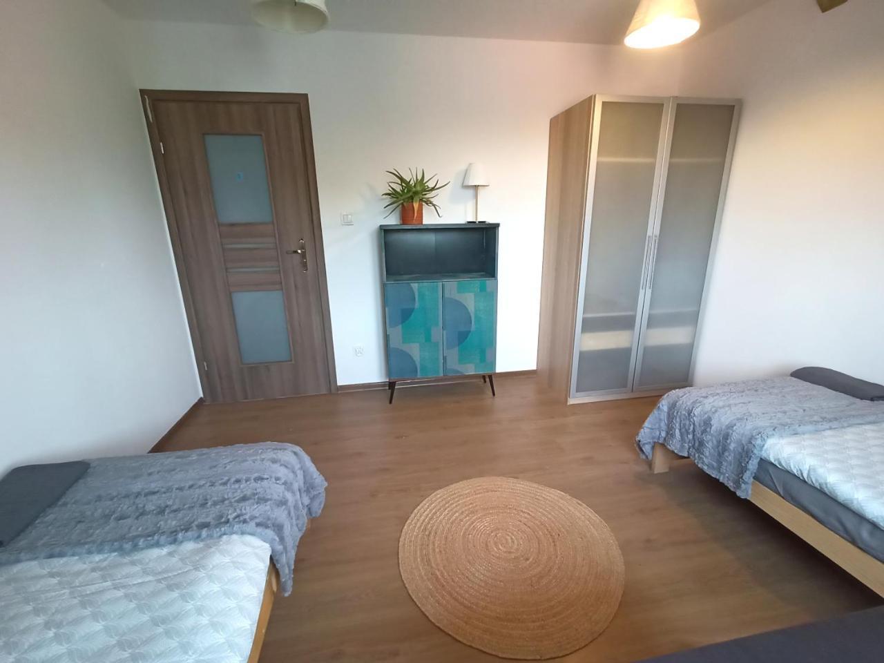 Lemuria Pokoje Hostel Chojnowska A Легница Экстерьер фото
