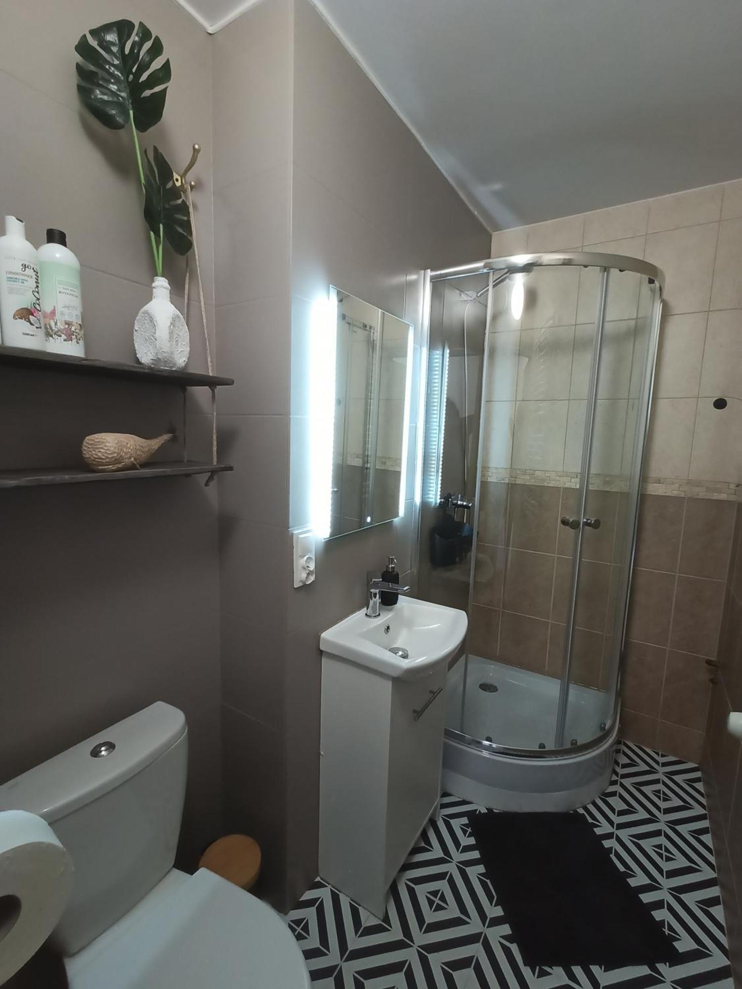 Lemuria Pokoje Hostel Chojnowska A Легница Экстерьер фото