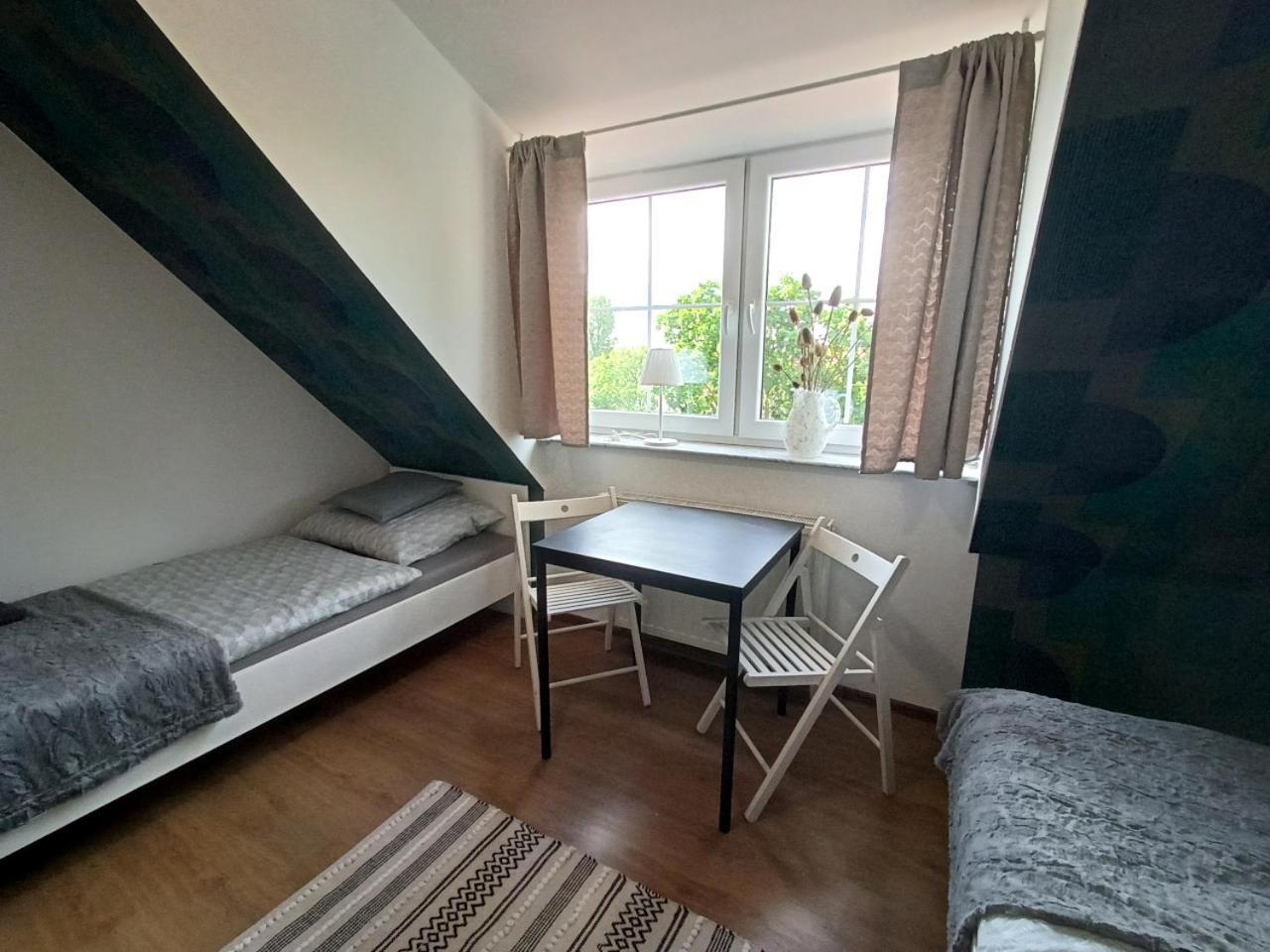 Lemuria Pokoje Hostel Chojnowska A Легница Экстерьер фото