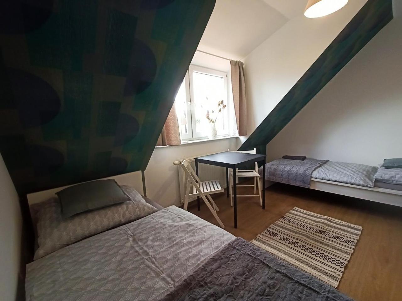 Lemuria Pokoje Hostel Chojnowska A Легница Экстерьер фото